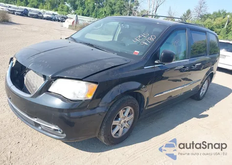 2013 Chrysler Town & Country Touring z USA, uszkodzony, nr VIN 2C4RC1BG4DR503363